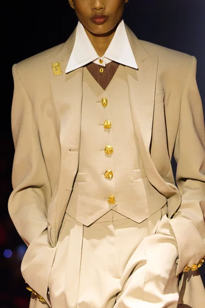 Look 1